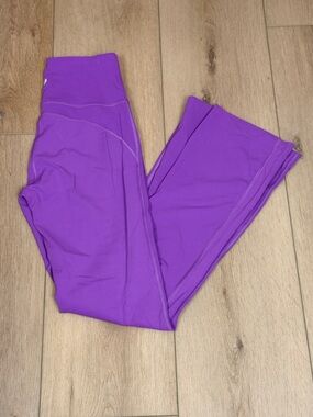#102 Lululemon Groove Super-High Rise Flared Pants *Nulu Moonlit Magenta Size 6